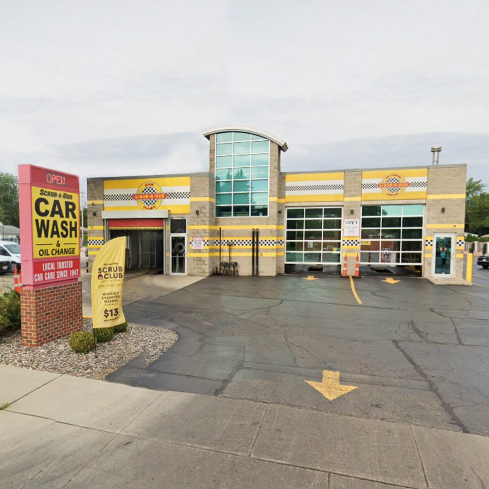 Car Wash & Oil Change in Milwaukee 6231 S. Howell Ave.